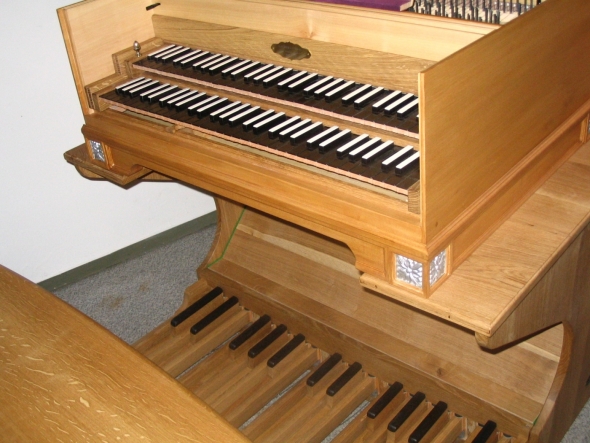 The two manual harpsichord according to Benoist Stehlin, Paris 1760, with appended organ pedal